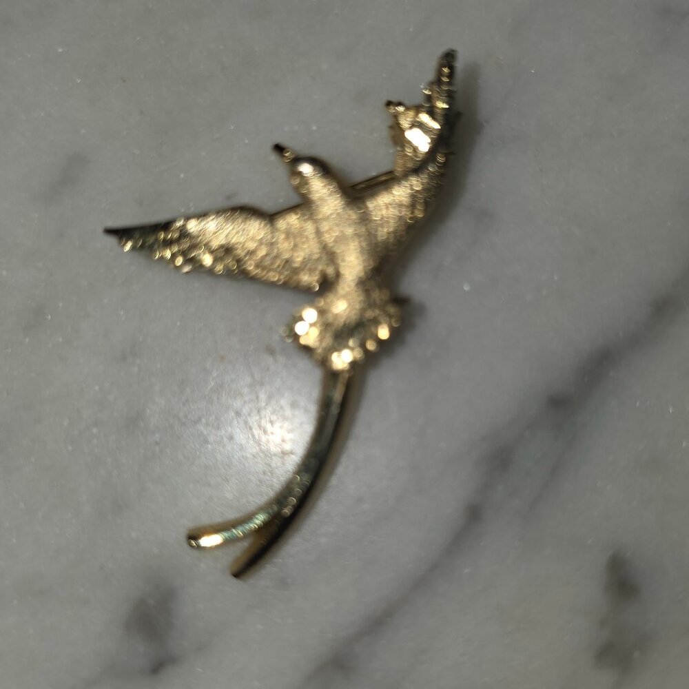 Vintage Gold Tone Bird of Paradise Brooch Long Tail Bird Pin